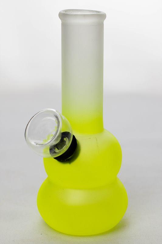 055978bc-afa9-4e4e-b524-ed80b48d6c2c 5" Two tone color glass water bong