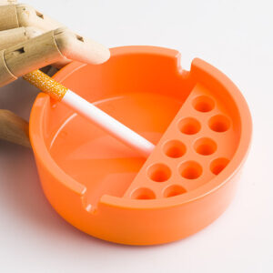 PlasticCigaretteAshtrayPortableAshtraysForSaleFreeShipping_5 Plastic Cigarette Ashtray (Random Color)