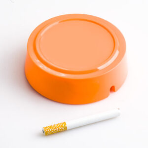 PlasticCigaretteAshtrayPortableAshtraysForSaleFreeShipping_6 Plastic Cigarette Ashtray (Random Color)