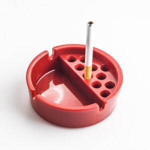 PlasticCigaretteAshtrayPortableAshtraysForSaleFreeShipping_9 Plastic Cigarette Ashtray (Random Color)