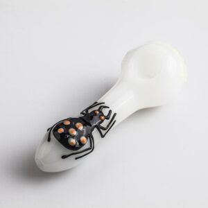 Spider Pattern Glow-In-The-Dark Pipe (Random Color)