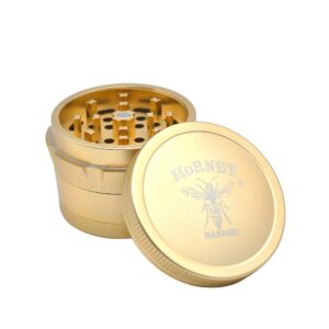 hornet-herb-grinder-4-layer-63mm-3-color-gold-puffing-bird_918-251896.jpg Hornet Herb Grinder 4 Layer 63MM (3 Color)